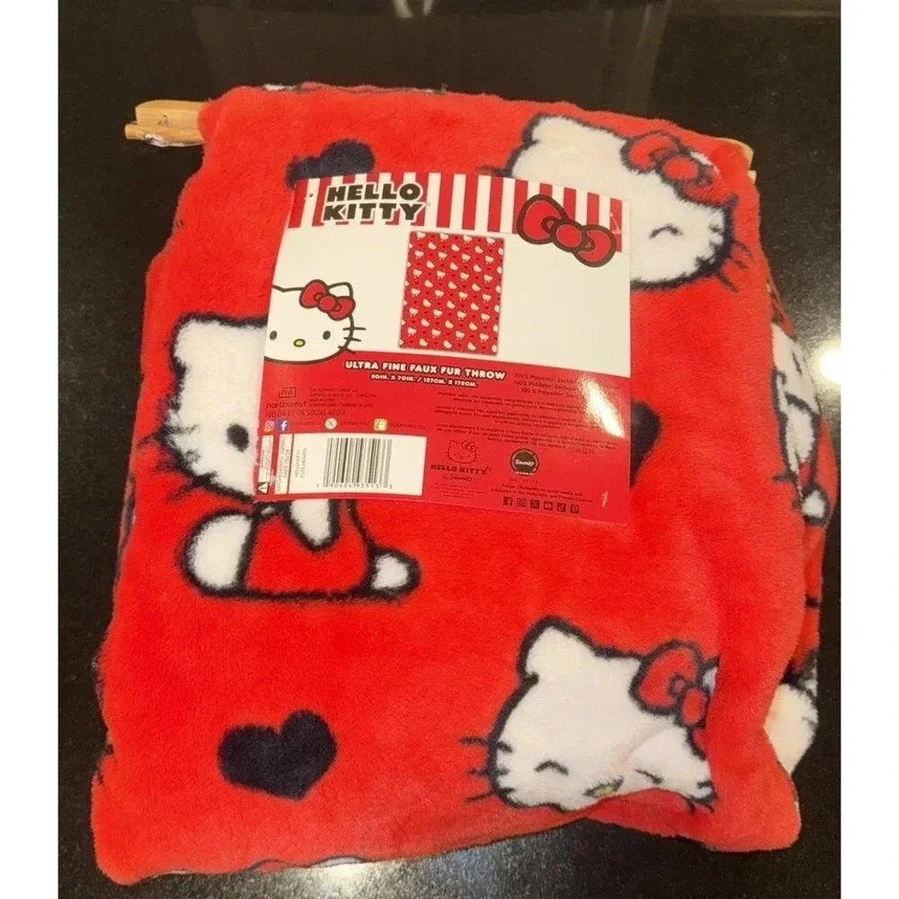 Hello Kitty Ultra Fine Faux Fur Throw Blanket - Red/Black Hearts 50